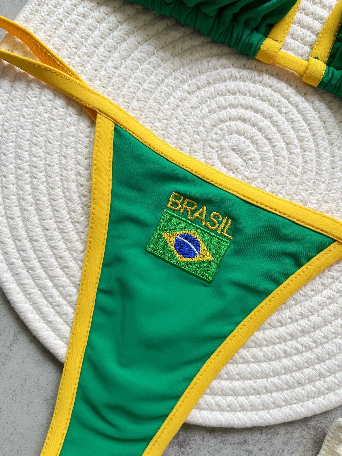 Costume da Bagno Bikini Brasiliano Ricamato a Contrasto con Patchwork per Donna - Set Estivo da Spiaggia