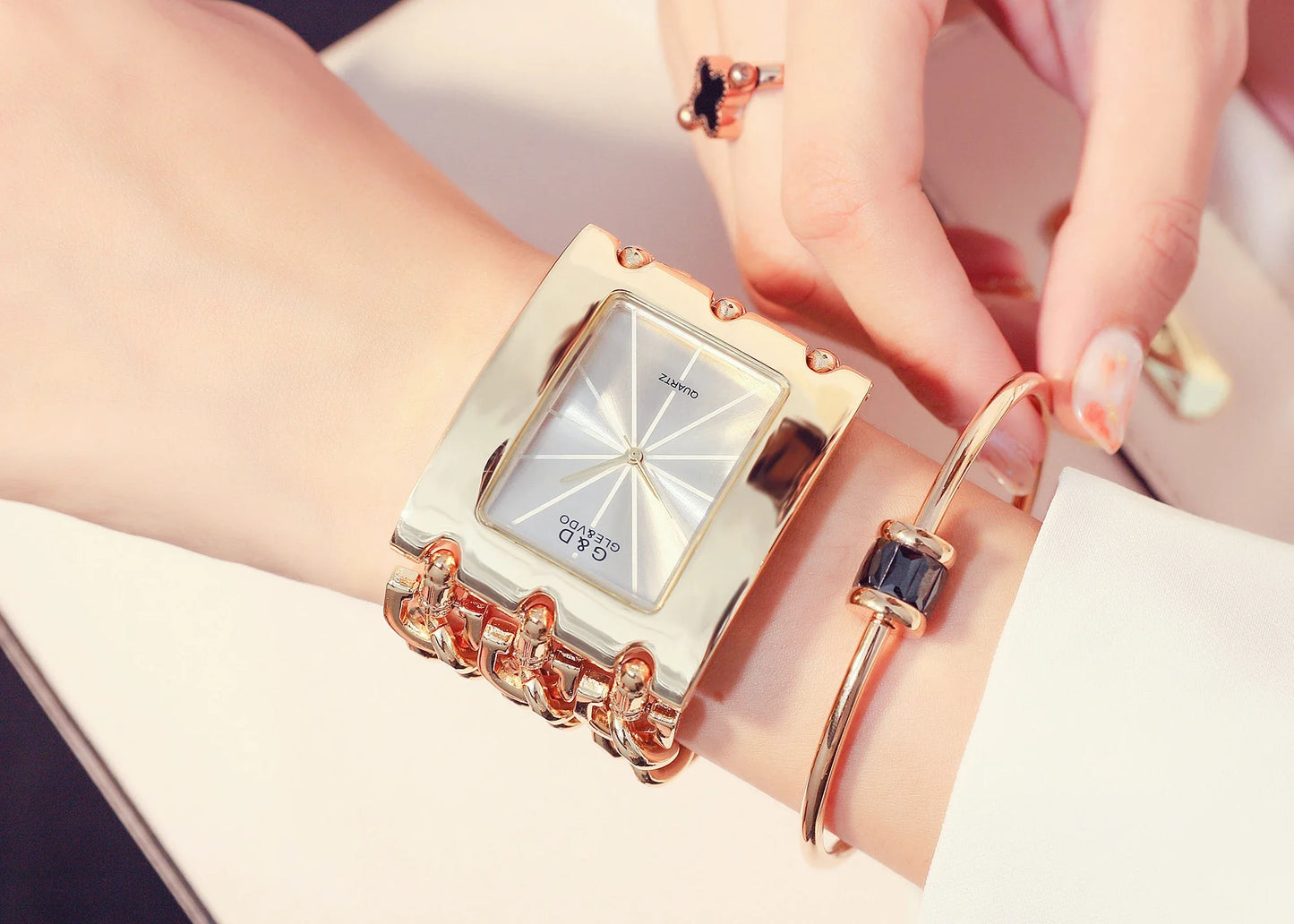 Orologio da donna di marca di lusso Abito con strass Orologi da polso da donna Eleganti orologi femminili in oro per le donne Montre Femme 2025