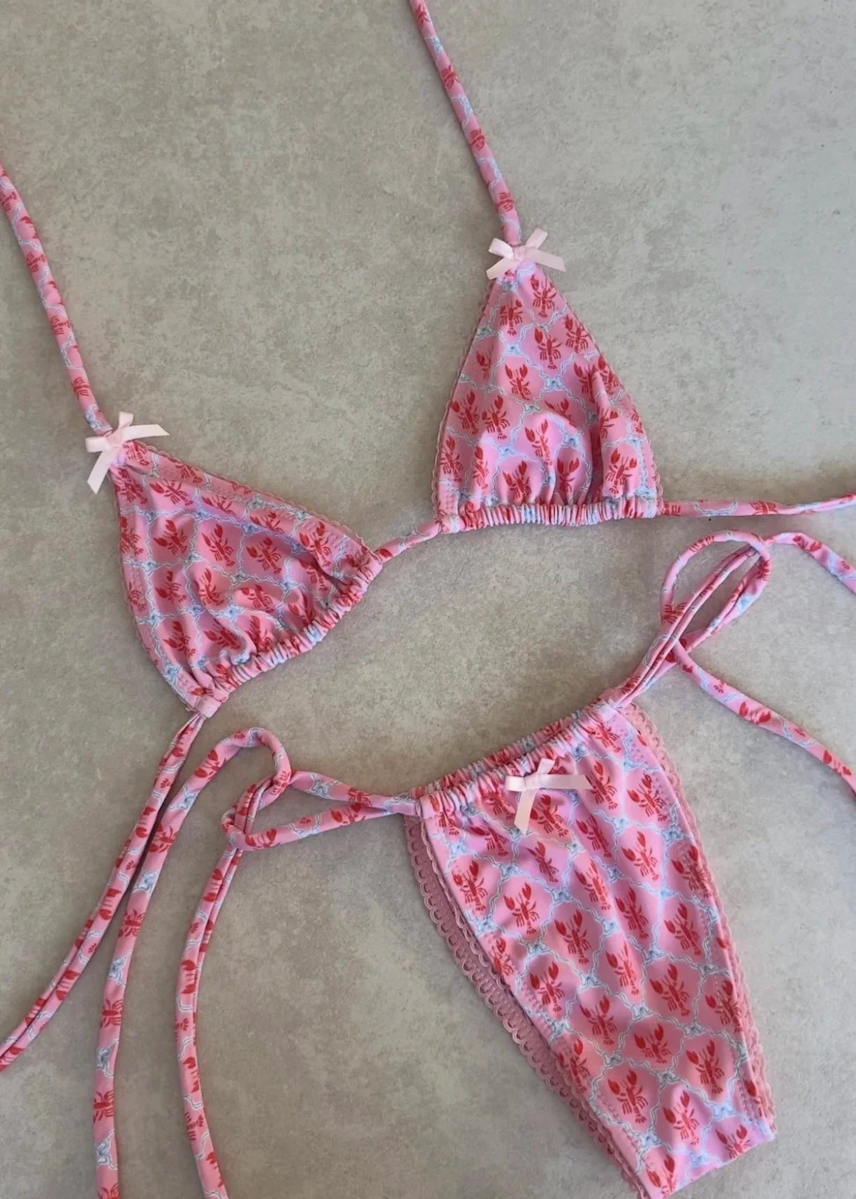 Nuovo Sexy Bikini Brasiliano con Inserti in Pizzo, Costume da Bagno Femminile con Stampa e Allacciatura al Collo, Biquini