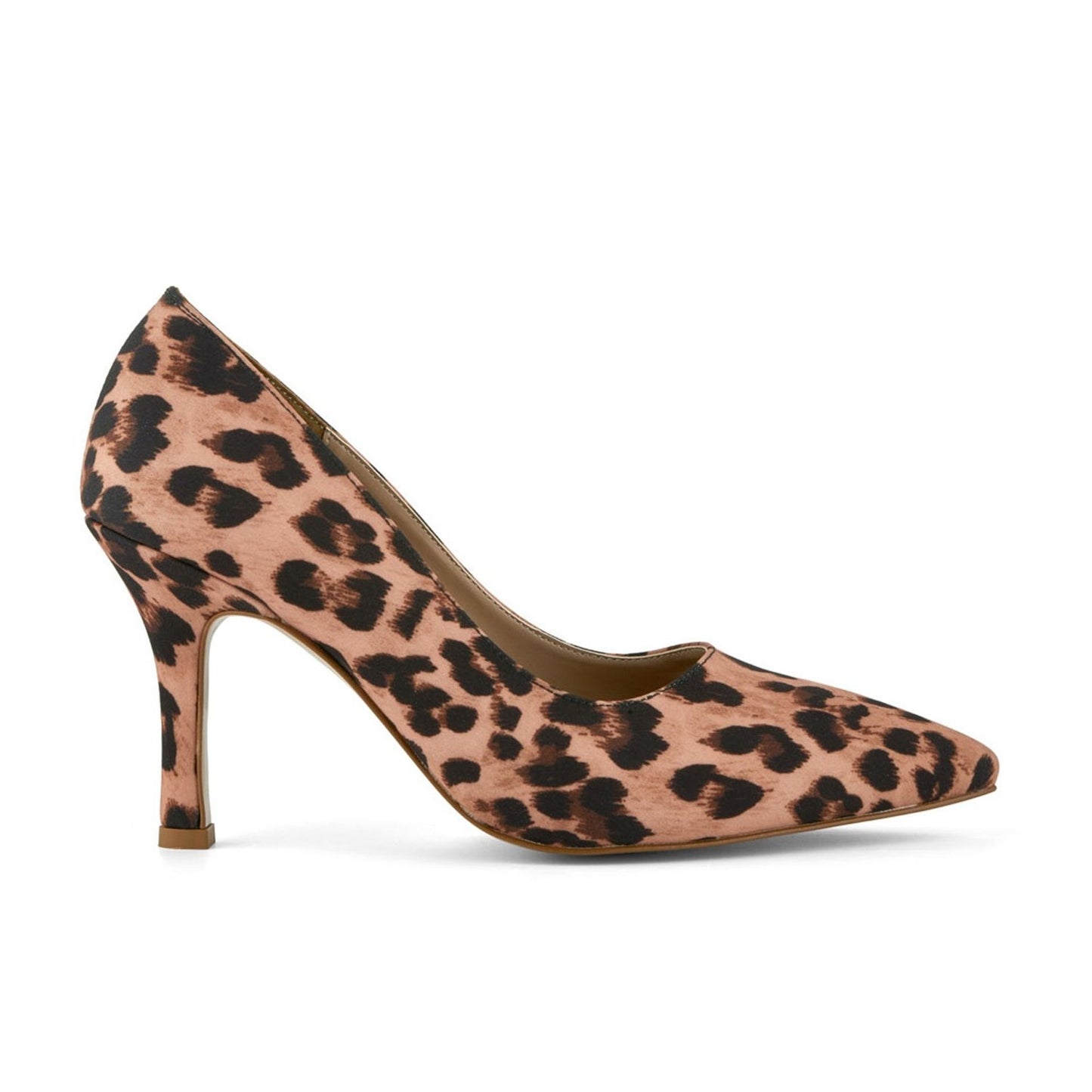 Zapatos de tacón con actitud de moda 