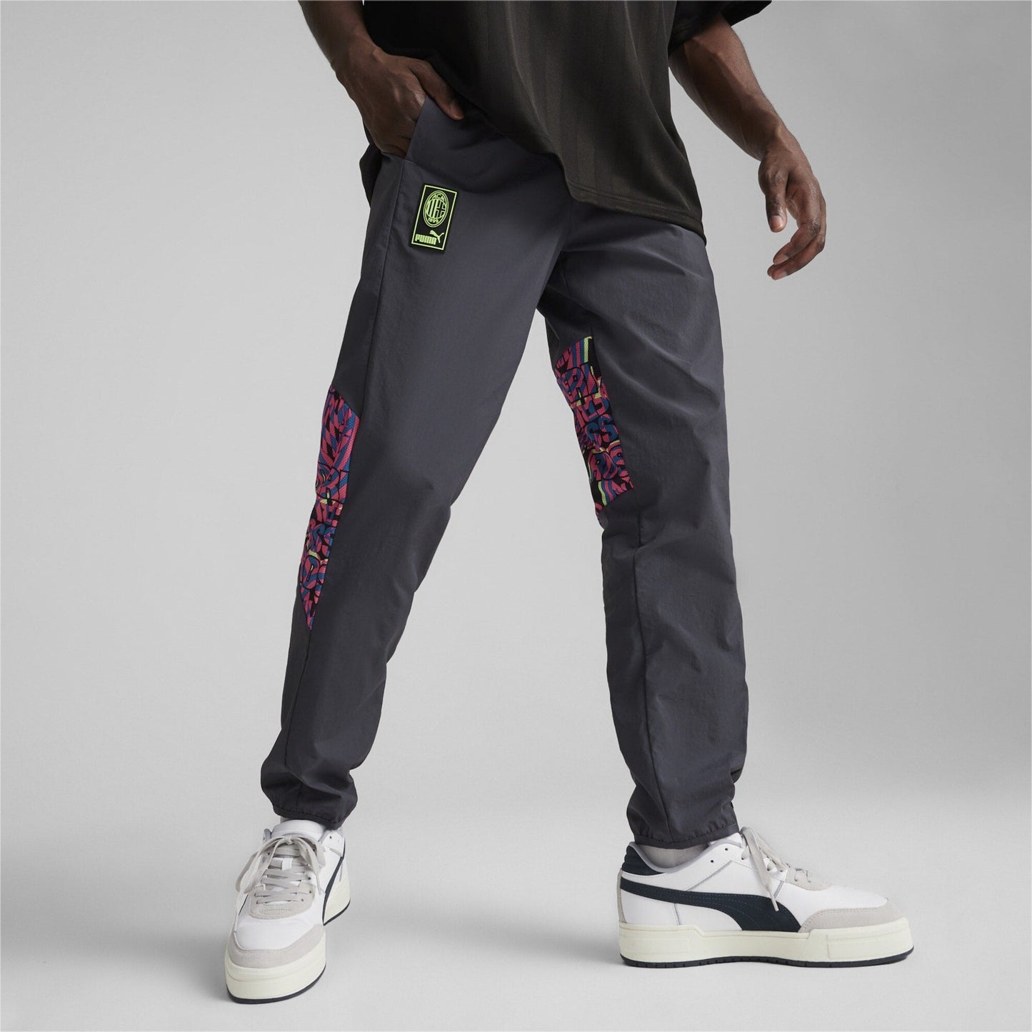 Puma Pantaloni Tuta Woven FtblNrgy AC Milan in tessuto 2023/2024